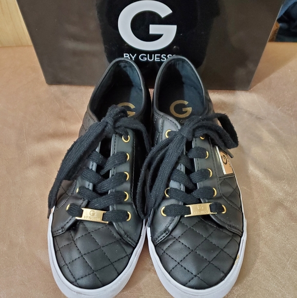 Guess Backer Sneakers - Picture 5 of 6
